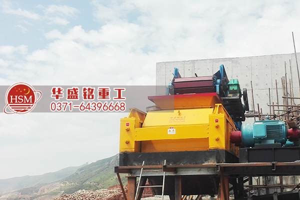 外貿(mào)訂單再創(chuàng)佳績，輥式破碎機出口國外。