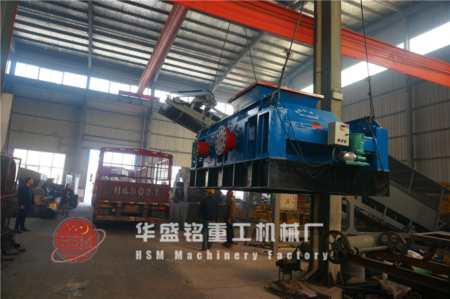 2PGC1080石油焦破碎機(jī)發(fā)往湖北襄陽